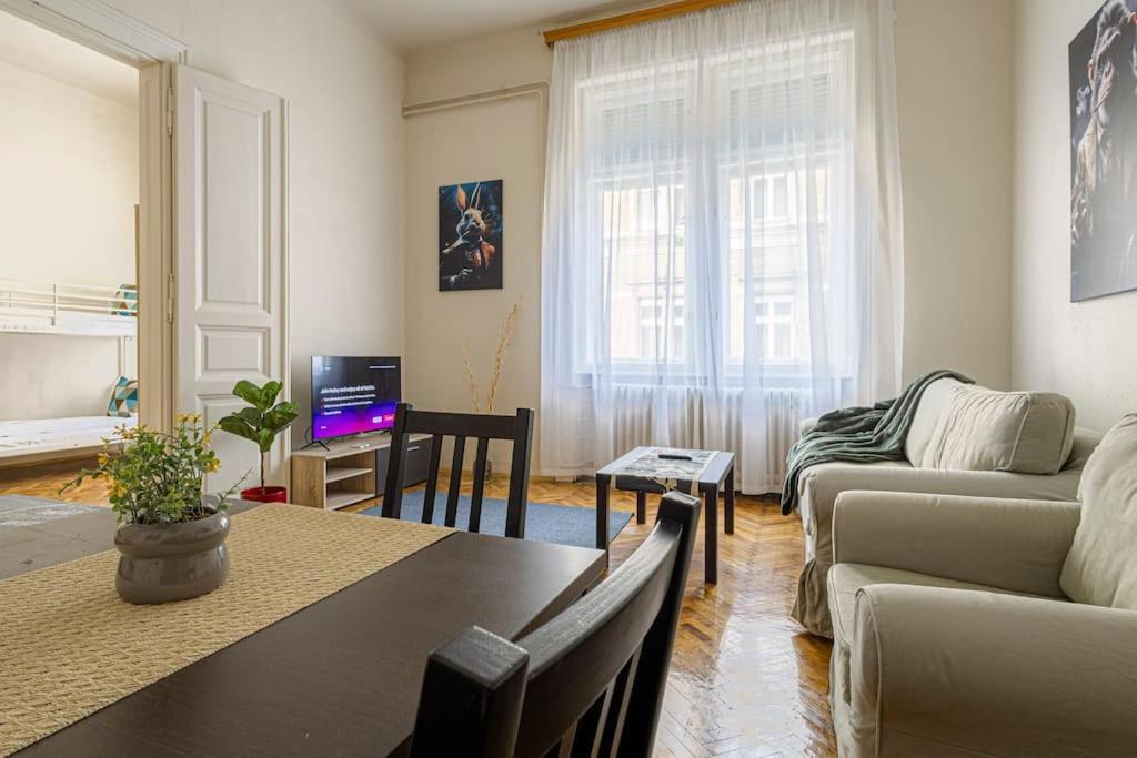 Gentleman Apartment Budapest Extérieur photo